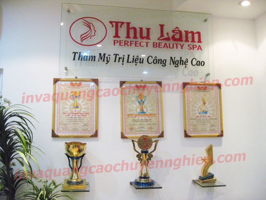 biển kính dán decal thu lâm spa
