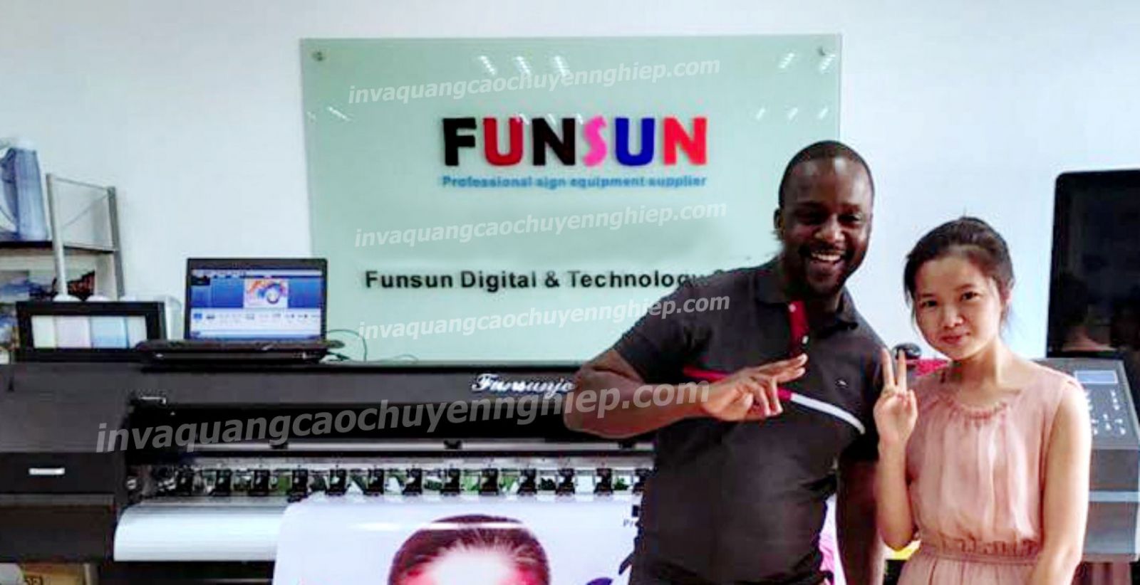 biển kính showoom funsun vách văn phòng