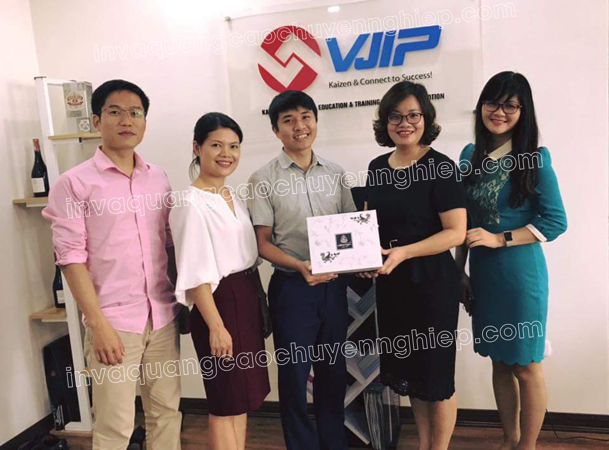 biển kính văn phòng công ty vjip