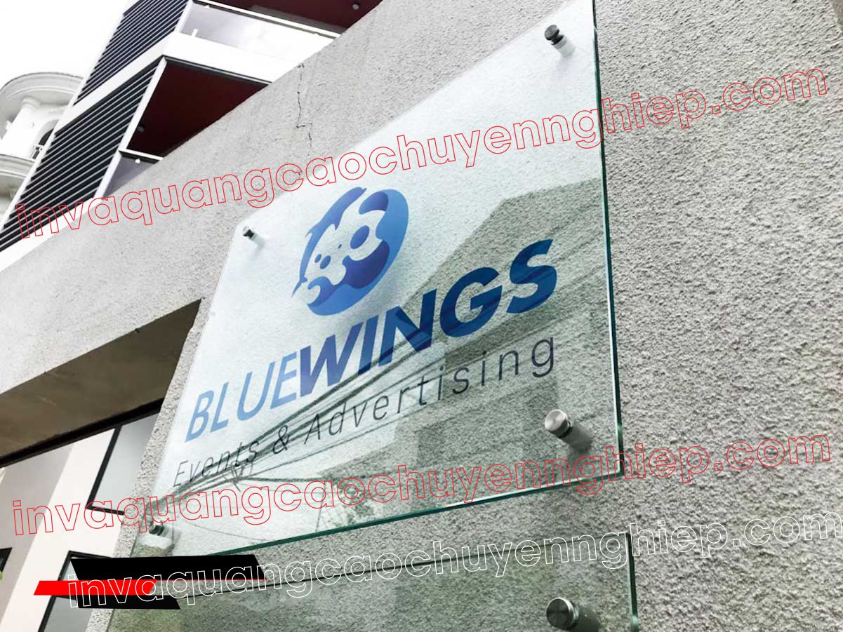 biến kính dán decal bluewings