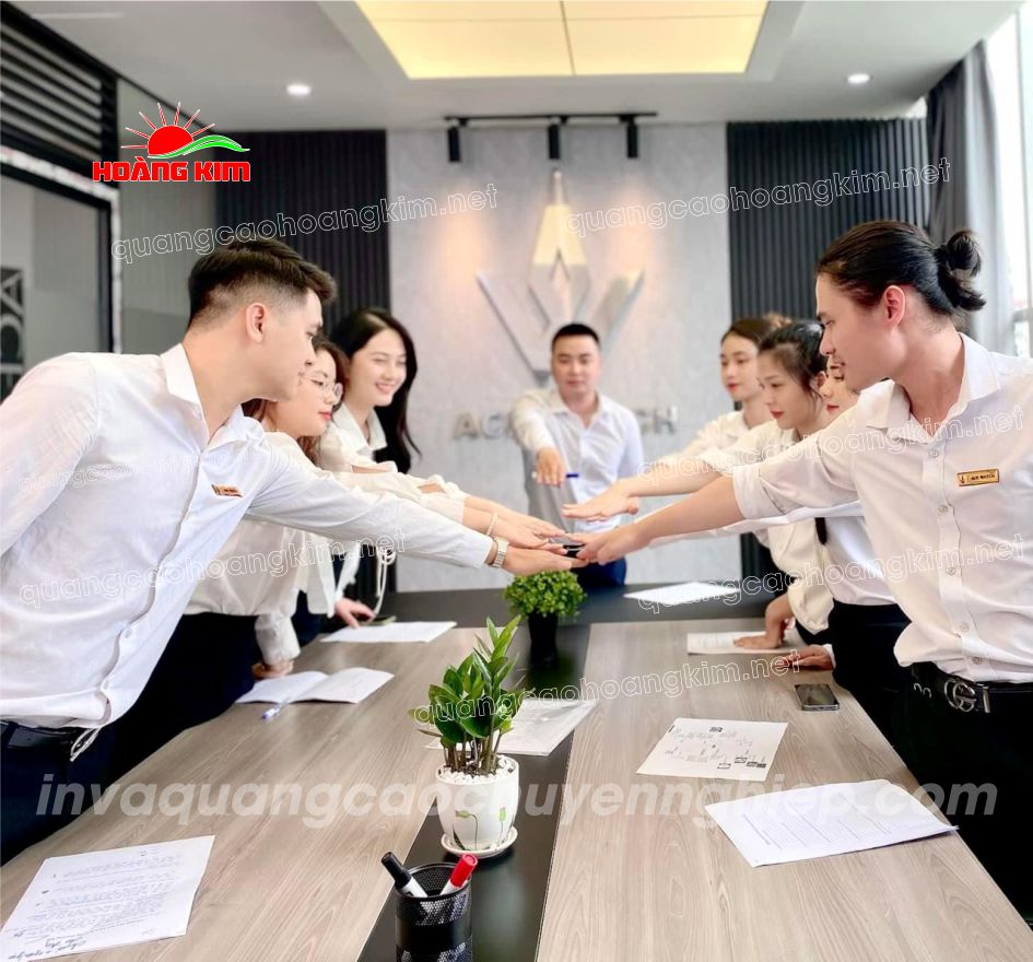 làm bảng tên nhân viên cài áo uy tín tại hà nội và tp hồ chí minh